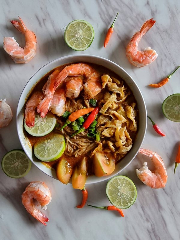 How to Prepare a Gourmet King Prawn Laksa with Rice Noodles?